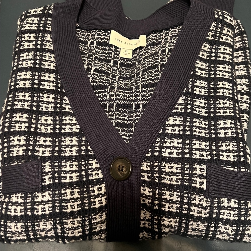 EUC, FREE ASSEMBLY TWEED CARDIGAN, NAVY SIZE XL - Picture 8 of 10